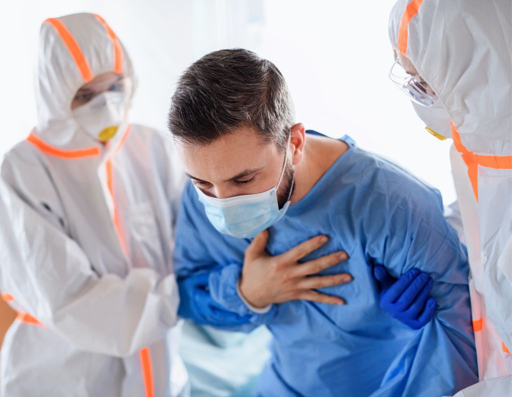 man wearing mask: prePaer air purification system